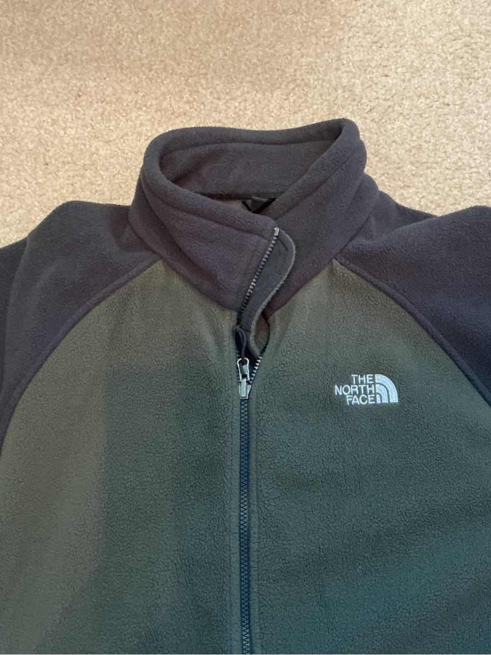 The North Face Olive Green & Black Fleece Jacket - Picture 2 of 7